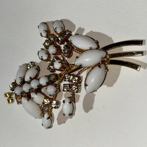 Vintage Gold and White Floral Brooch